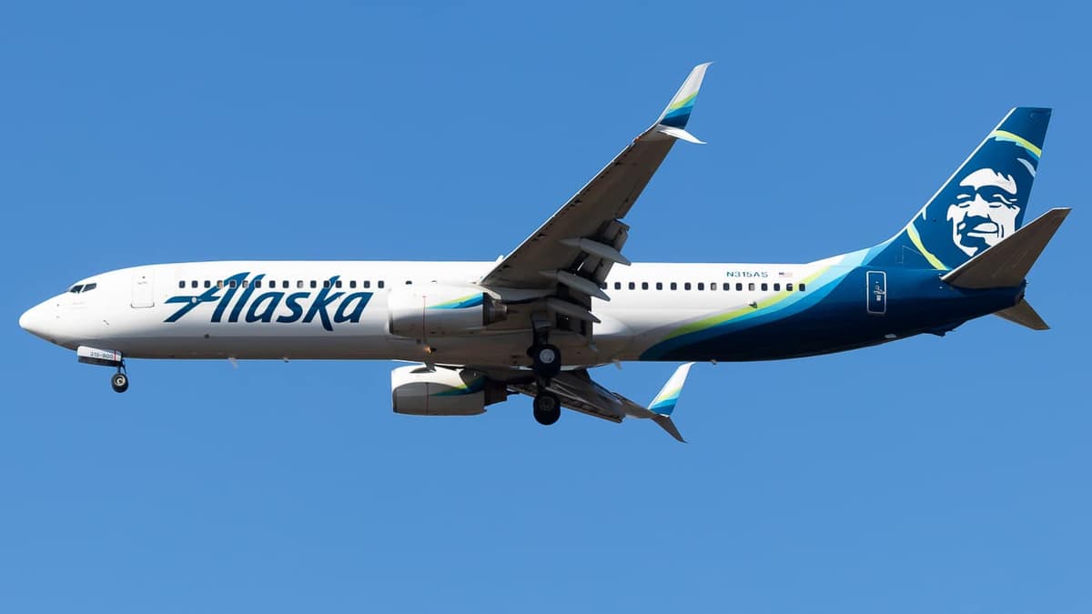 photo-of-Boeing 737-900